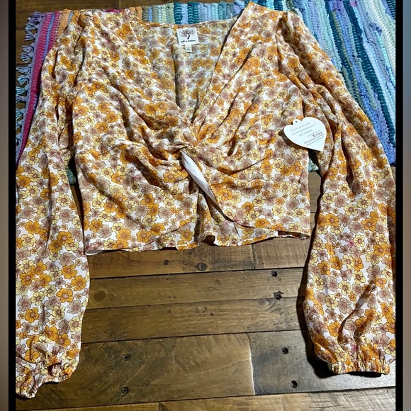 NWT SELF ESTEEM BOHO TWIST FRONT FLORAL HALTER TOP - Picture 1 of 8